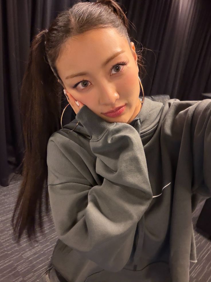 jihyo jk's gf tweet media