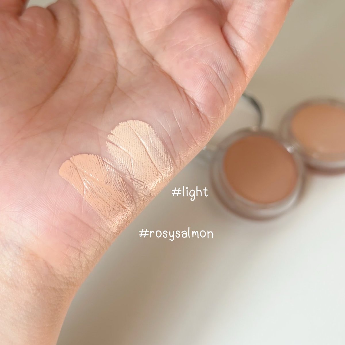 tthingtingg's tweet photo. Concealer ที่ใช้ช่วงนี้ของ glow not dry concealer มี 2 สีใน 1 ตลับคือดีเลย สีที่เขาให้มาก็คือจับคู่สีมาถูกต้องใช้คู่กันได้เลยเกลี่ยแล้วแนบไปกับผิวดี เนื้อไม่แห้ง ไม่เป็นคราบ ปิดตาคล่ำได้ดีเลย ถิงใช้นิ้วแตะแล้วลงที่ตา 3 จุดแล้วใช้แปรงเกลี่ยจะควบคุมปริมาณได้ดี 
#Glow
#คอนซีลเลอร์ https://t.co/DNq1ncrYVv
