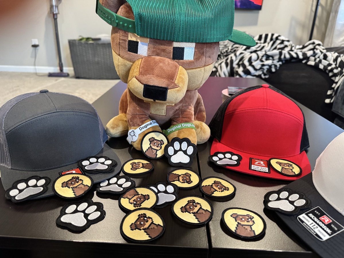 Spademeta's tweet photo. ♠️ + 🐾 = 👀

#doginaldogs #spademeta #snapbacks https://t.co/vYW6k3tM97