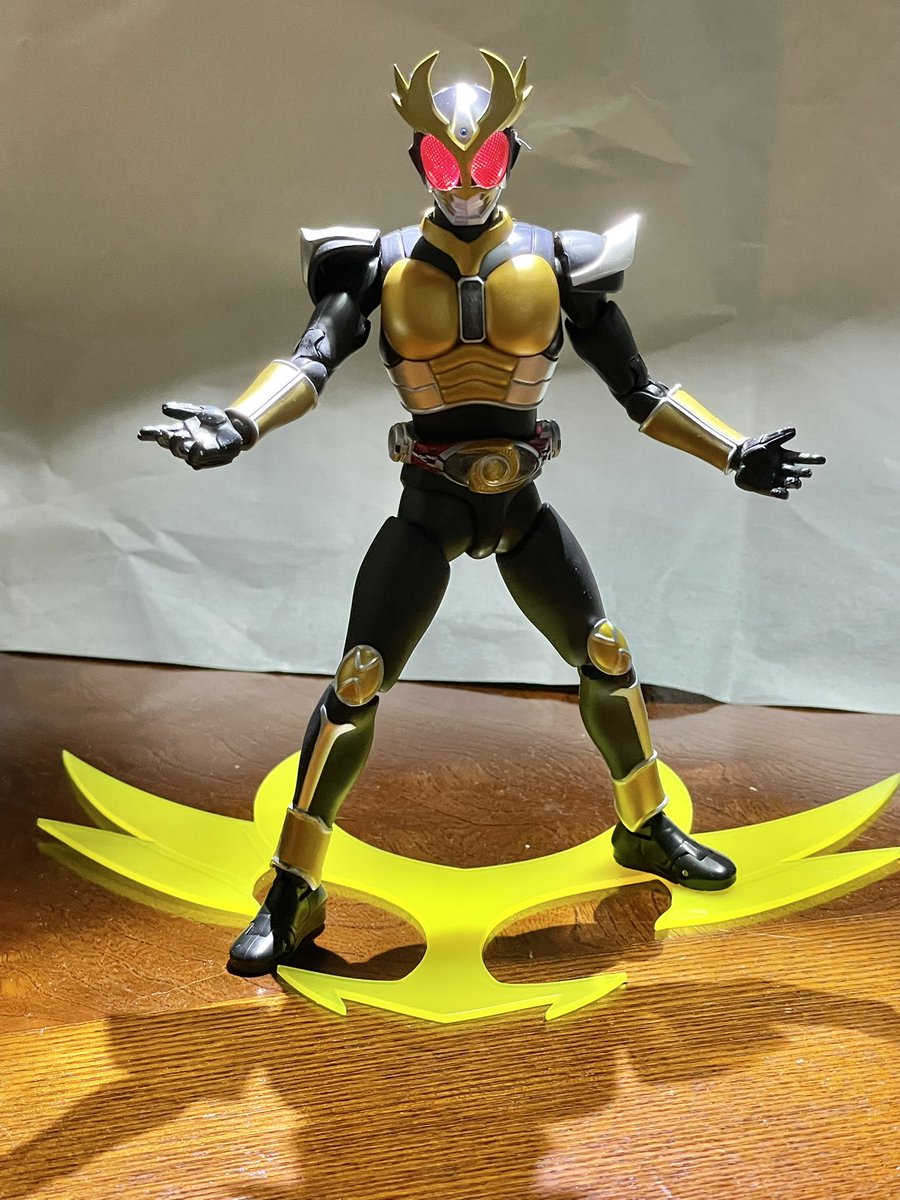 真骨彫仮面ライダーアギト25周年バージョンが発売ということで、今回は集光ギミック付きになります。年末のギルスやG7と発売が続きますが是非全フォーム発売して欲しいですね。ちなみに足元のマークはプラモデルの付属品です。

#真骨彫
#仮面ライダーアギト