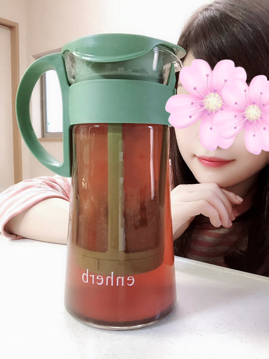 RUIoRUI0821's tweet photo. ハーブティーづくり🌱✨
私は喉の調子を崩しやすいので、何かのどが変だなと思ったら、長年お世話になっているお店のハーブティーを淹れて、水筒で持ち歩きます🥰
お守りになります✨
花粉か黄砂かわからないけど喉イガイガ💦 https://t.co/vyGEL5uGBN