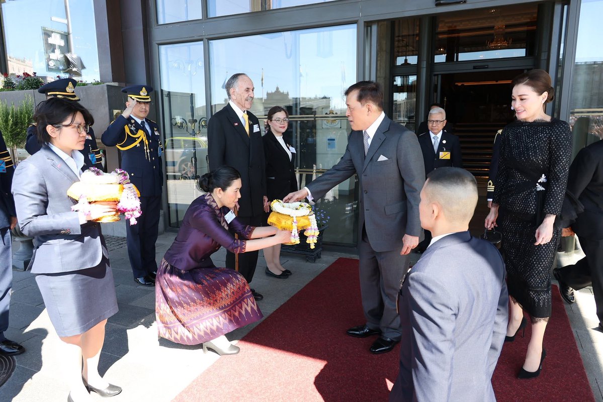 KhaosodEnglish's tweet image. Their Majesties return to #Thailand following official visit to #Sweden at the invitation of His Majesty King Carl XVI Gustaf of Sweden, to attend celebrations marking the Swedish monarch’s 80th birthday anniversary.
On 1 May 2026, they boarded a special TG flight.