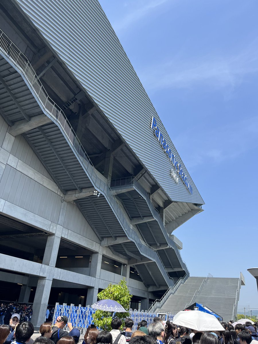 よね tweet media