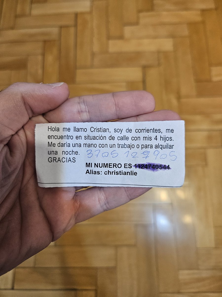 Un señor en el Subte pasó dando su papelito para que compartamos porque necesita trabajar para ayudar a su familia. Asi que, comparto. Ojala que este día del trabajador ayude a que consiga algo 🙌