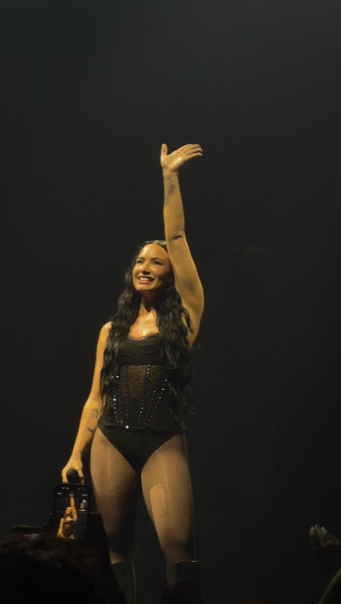 Demi Lovato News tweet media