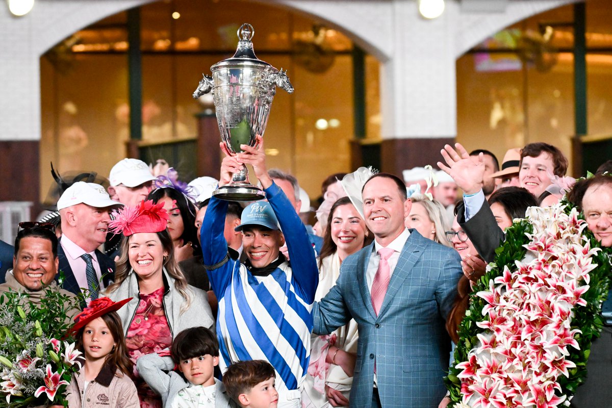 KentuckyDerby's tweet photo. Always A Runner.  

Your 152nd Kentucky Oaks Winner. 🌸 https://t.co/feNGuK5lHC