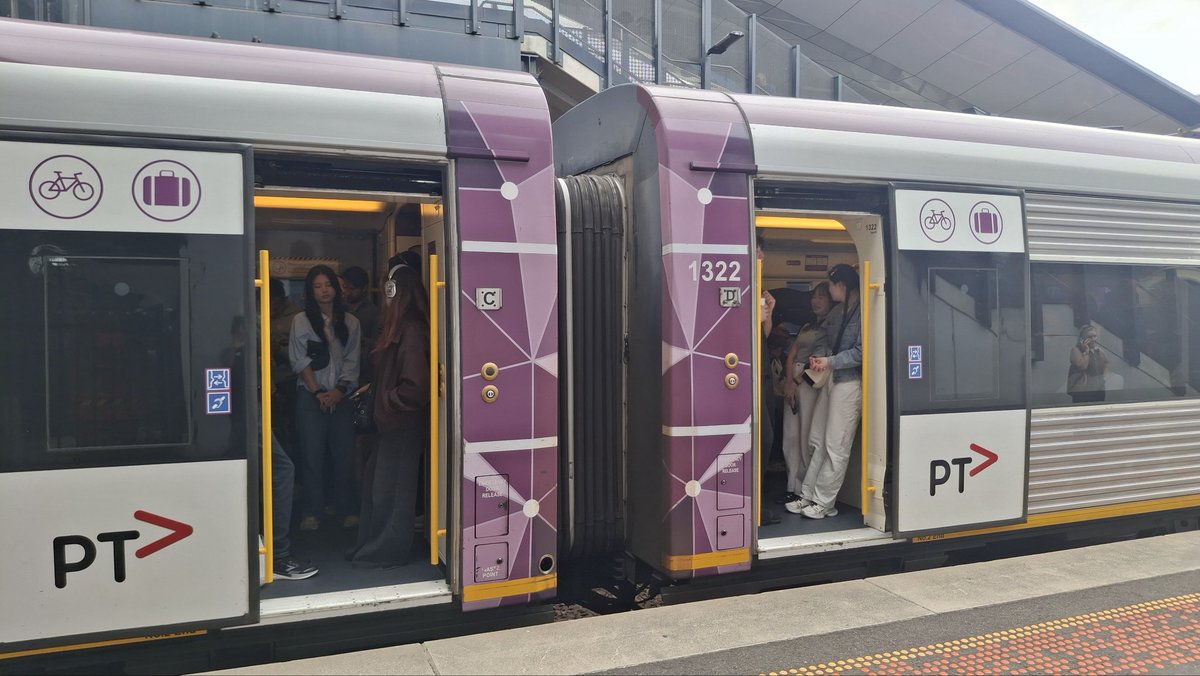 craig_halsall's tweet photo. 3 car Vlocity on lunchtime Saturday Echuca service...total around 80 standing departing Footscray
Space found for gentleman in motorised scooter
#BendigoLine #VLine #TransportVictoria #FreeTravel https://t.co/vuuAhOVTtm