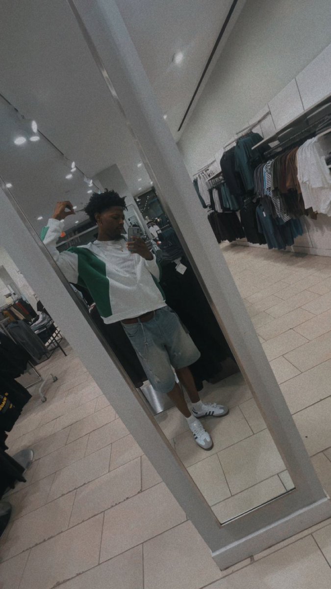 Freaky_E23's tweet photo. 🎲😶‍🌫️ #FreakyE #E https://t.co/C9rnoQz3Eq
