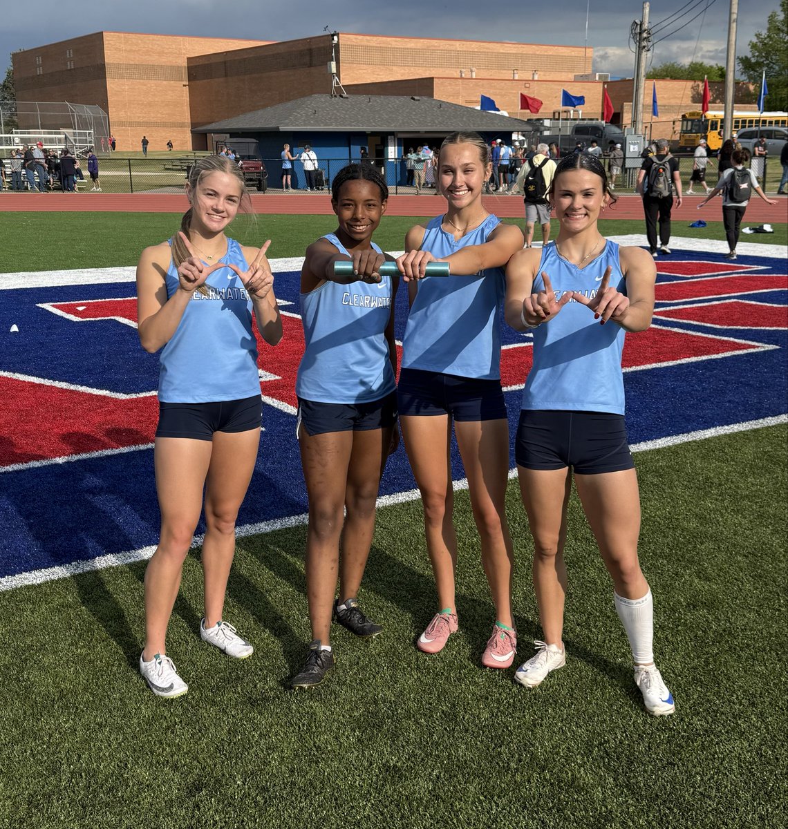 chsindiantrack's tweet photo. The girls team of Millie Allred, Sanaa Ake, Kynlee Martin, and Callie Noland break the 4x200 record in Cheney tonight with a time of 1:47.64. The previous record was held by Newlin, Harbison, Bradt, and York set in 1988 https://t.co/U7MgZMcDwM