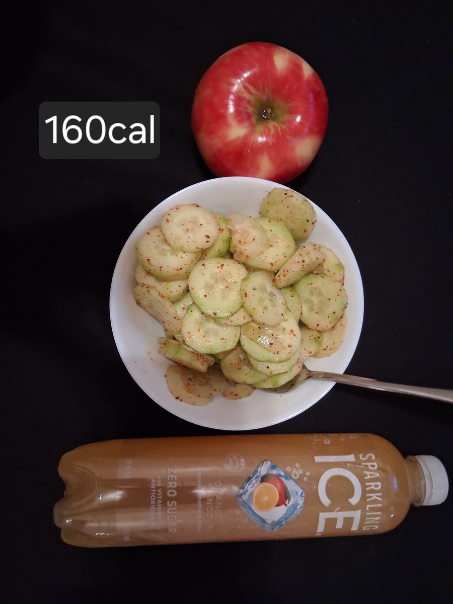 jonnii141's tweet photo. dinner of champions
apple (approx 100cal)
cucumber with tajin (approx 55cal)
ice drink (approx 5cal)

#edtwt #mealspo #anatwt #lowcalmeals #edspo #miatwt https://t.co/u6XzMI9Dga