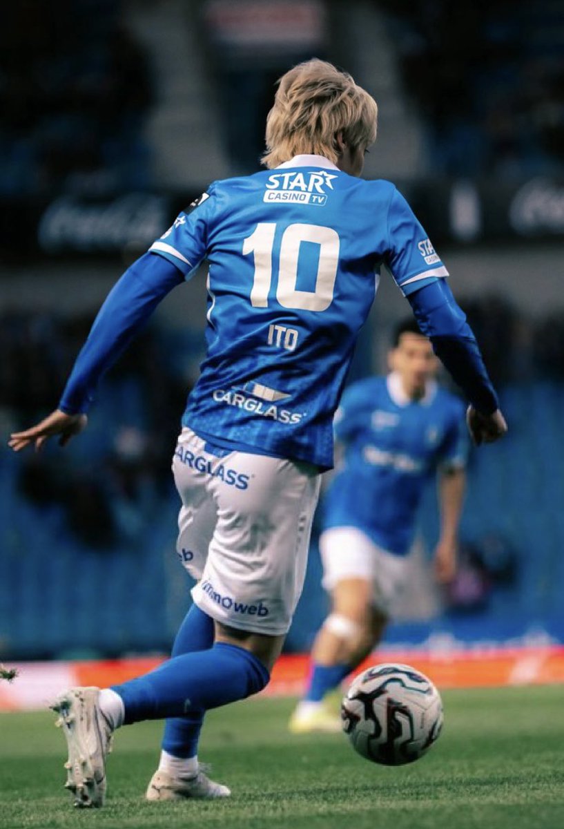shirataman14's tweet photo. Match day！！
今夜日付変わって深夜1時15分からゲンク🆚シャルルロワ戦⚽️

#伊東純也
#JunyaIto
#KRCGenk
#mijnploeg
#ForzaRacing
#BBA連休ボケダメ絶対 https://t.co/IVZwONvUVA