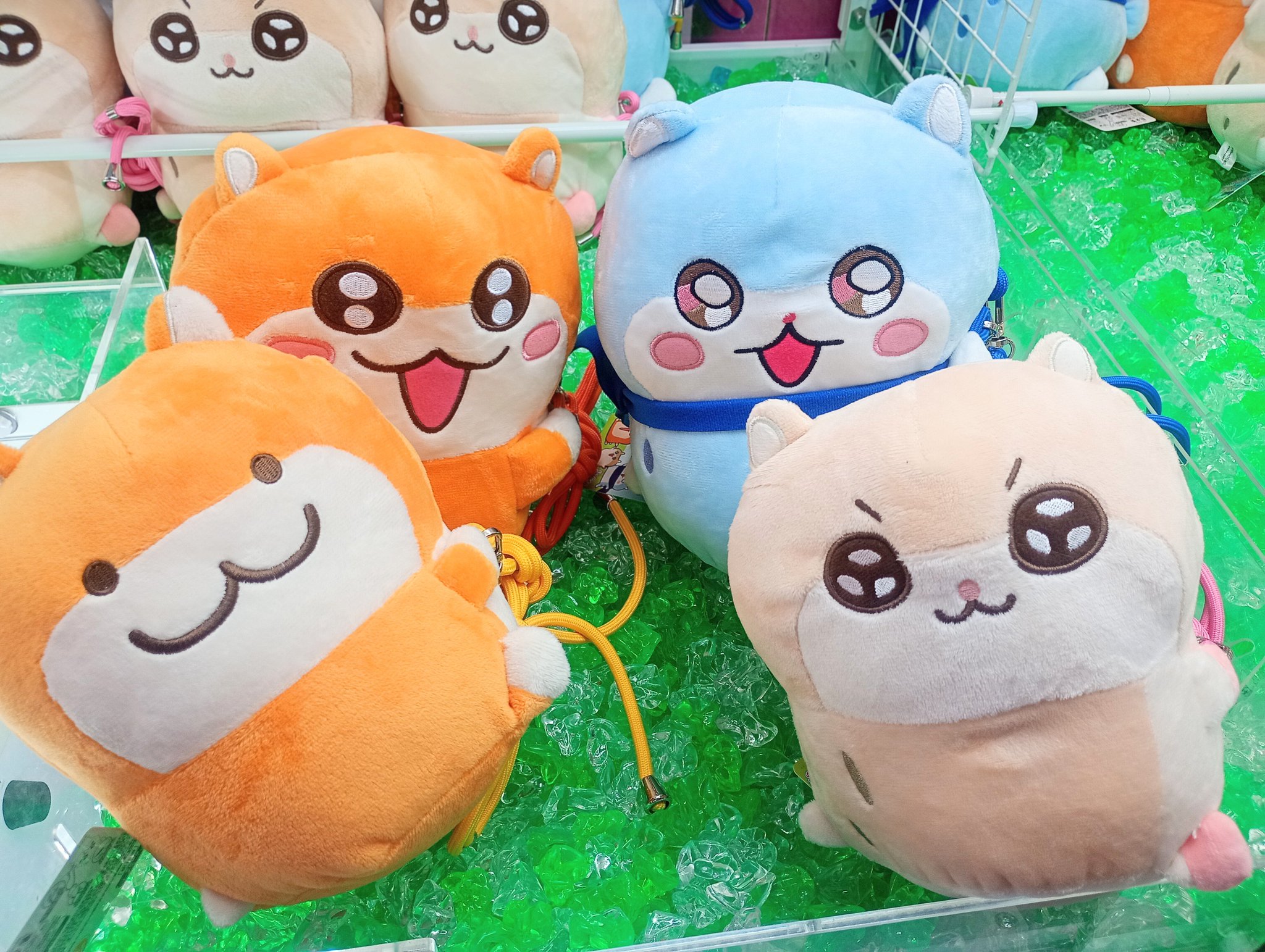 クソハムちゃん　超ドでか！もちもちクッション&抱きつきショルダーポーチ 🧸ラウンドワン池袋店景品情報🎮 on X: 