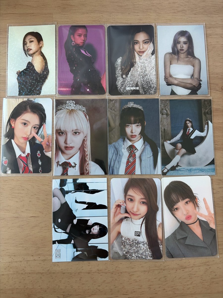 tkge3j's tweet photo. こちらのトレカ買い取ってくれる方いたらお願いします🙌
BLACKPINK ジェニ　ジズ　ロゼ
IVE ガウル　リズ　レイ　イソ

#BLACKPINK #BLACKPINK買取　#BLACKPINK買取り　#IVE #IVE買取　#IVE買取り　#kpop買取　#トレカ買取 https://t.co/GuTVeQLhtc