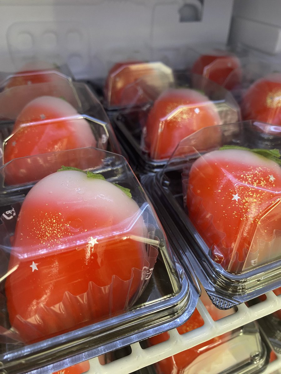 いちごの形のいちご大福🍓 ルビーのいちご入荷しました！ コーチャン