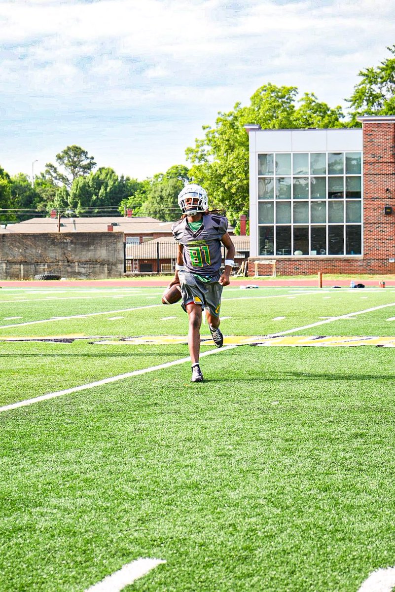 MJWilliamsJr16's tweet photo. Spring Ball Day 1 Is Here , Year 2 My Breakout Year🙏🏾
@CoachM_Windham @coachmariowhite @Carver_FB @BamaStateFB @SportsTalkJB @HallTechSports1 @PrepRedzone https://t.co/13kdXTIyb6