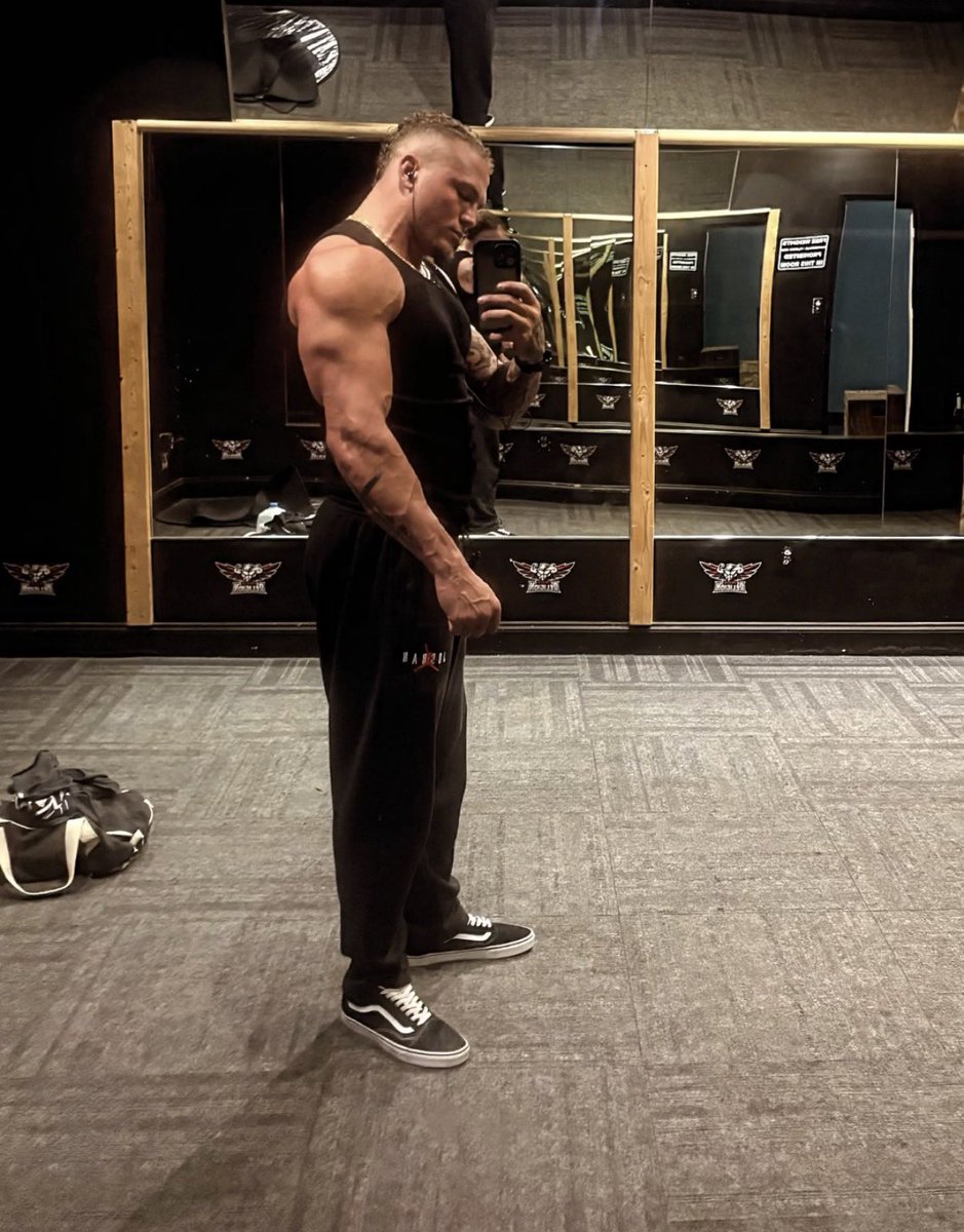 GoOnInstinct's tweet photo. Who wanna keep stepping up to get dropped? https://t.co/EUA5D03xpL