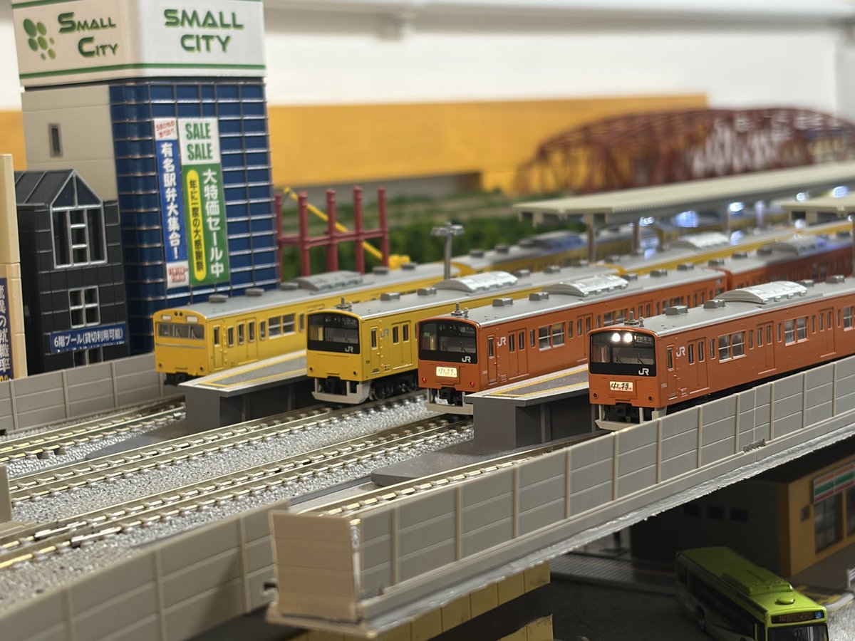 tu_bai82033's tweet image. 一昔前の中央線のイメージで遊んでみた

#鉄道模型
#Nゲージ
#ジオラマ