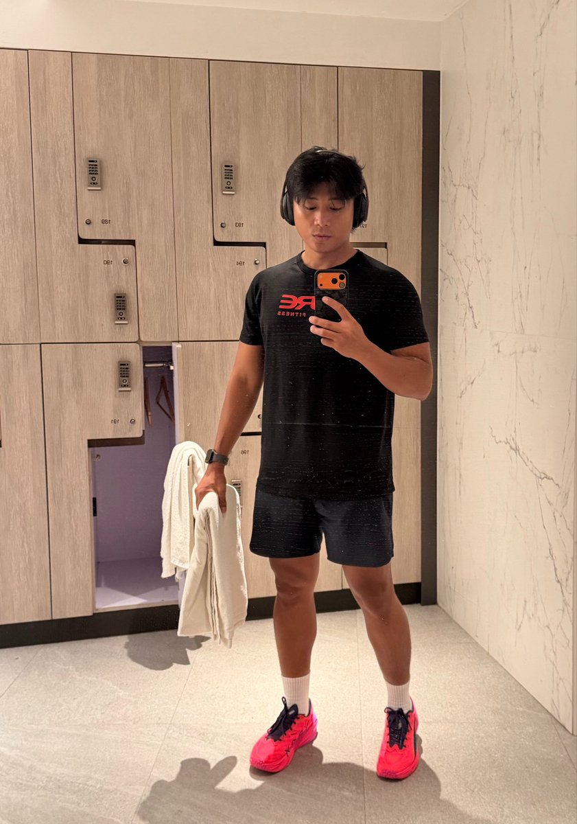 teachermark's tweet photo. Weekend pump 🤎 https://t.co/9qNwSWTXjO