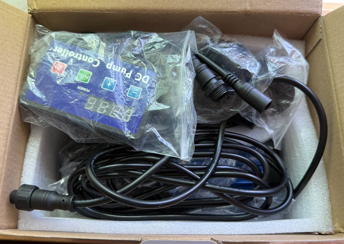 SAFF_Design's tweet photo. Amazonより返品された製品をお安く販売します。 DEP-12000　ストレーナーが割られてしまっていましたが新品にしてます。ホースコネクターは内径32mmと38mmに対応するものを入れています。箱は相当汚いですが、動作確認済みで３か月の保証をおつけします。￥24,000（税金・送料込み） https://t.co/9gXfVPVPQp