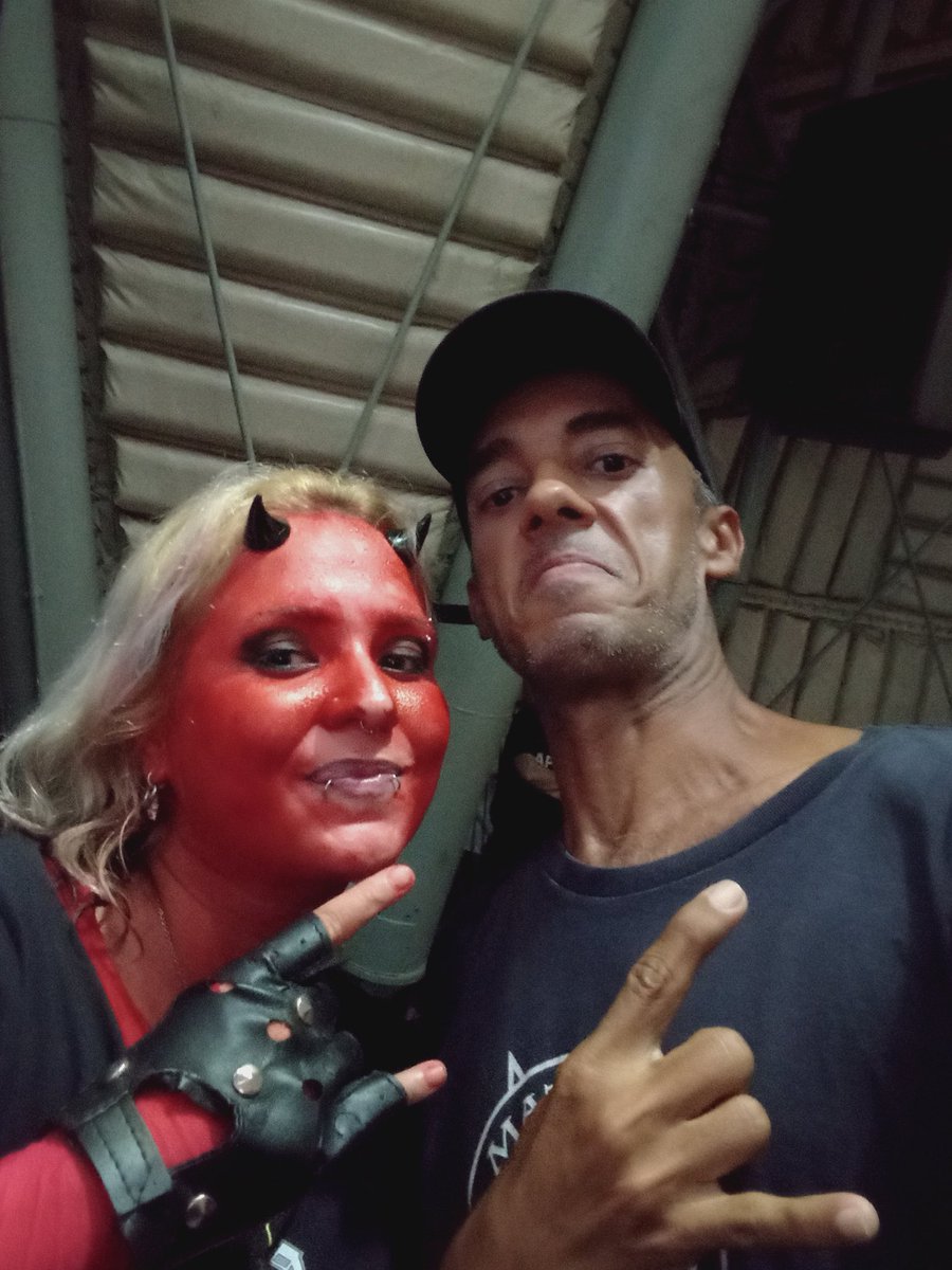 sorinmercio's tweet image. 😈😈🤘🤘🎵🎶
Eu vou pro Inferno? Vou
A culpa é minha? Não
Tudo isso é culpa da Mulher-Diabo

#MatanzaRitual #Country #Hardcore #Funeral #SatanMusic #CircoVoador #Lapa #RiodeJaneiro