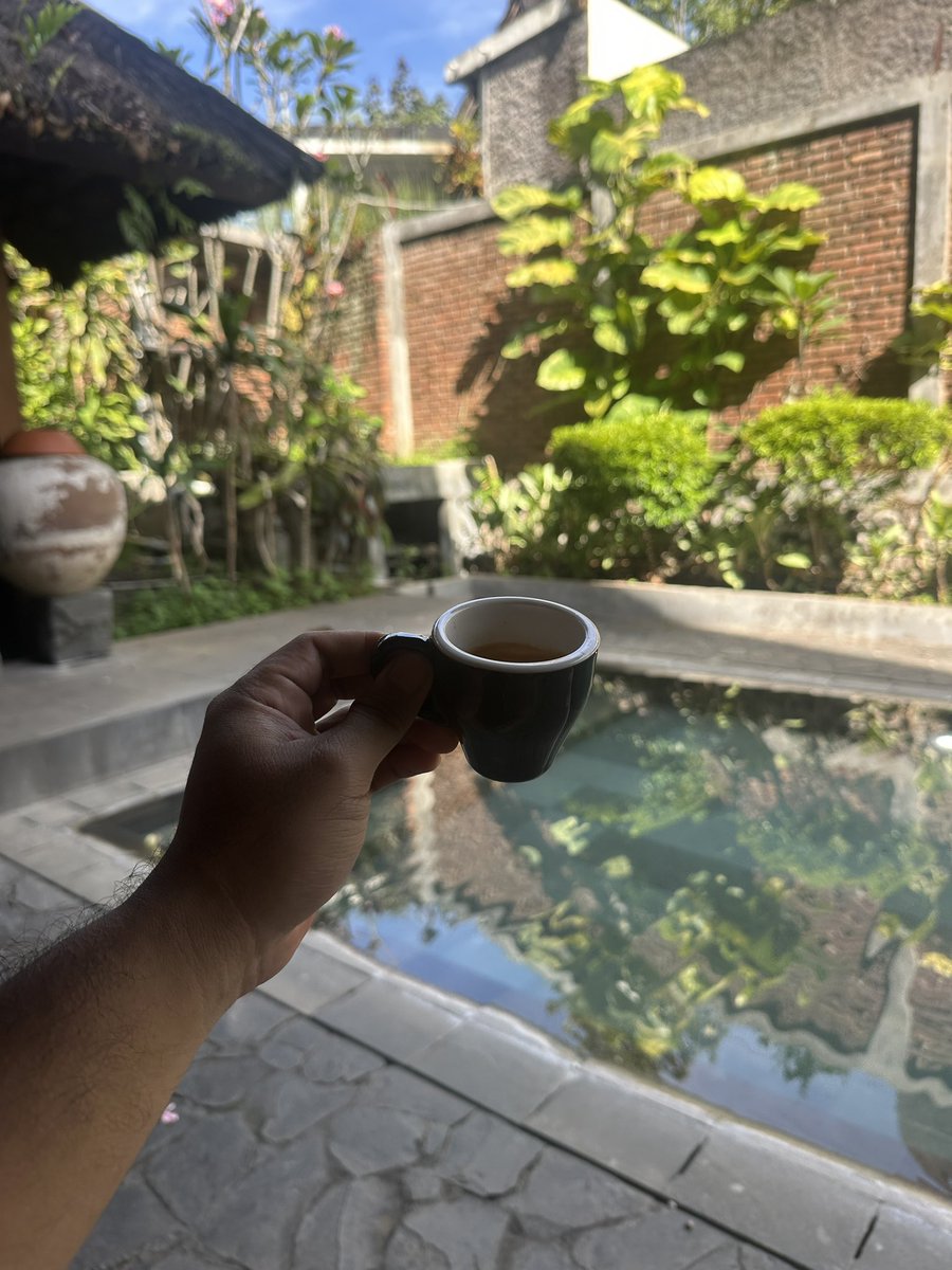 Crushissuee's tweet photo. Yaallah pengen nikah bosen maen sama temen-temen terus 😬 https://t.co/fHdi7sFzO9
