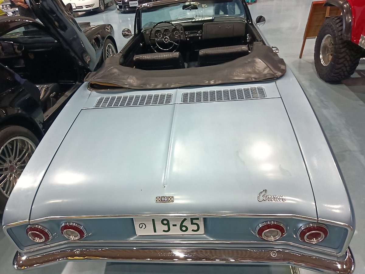 1973transam455's tweet image. ゴールデンウィークは毎年恒例の長野ノスタルジックカーフェスティバルに参加。
今年は500台近い台数が集まったから車両の隙間が狭い。
今回のお隣さんはコルベアのオープンです。
取り敢えずはノンビリと２日間楽しみますかね。

#アメ車
#旧車
#長野ノスタルジックカーフェスティバル
#エムウェーブ