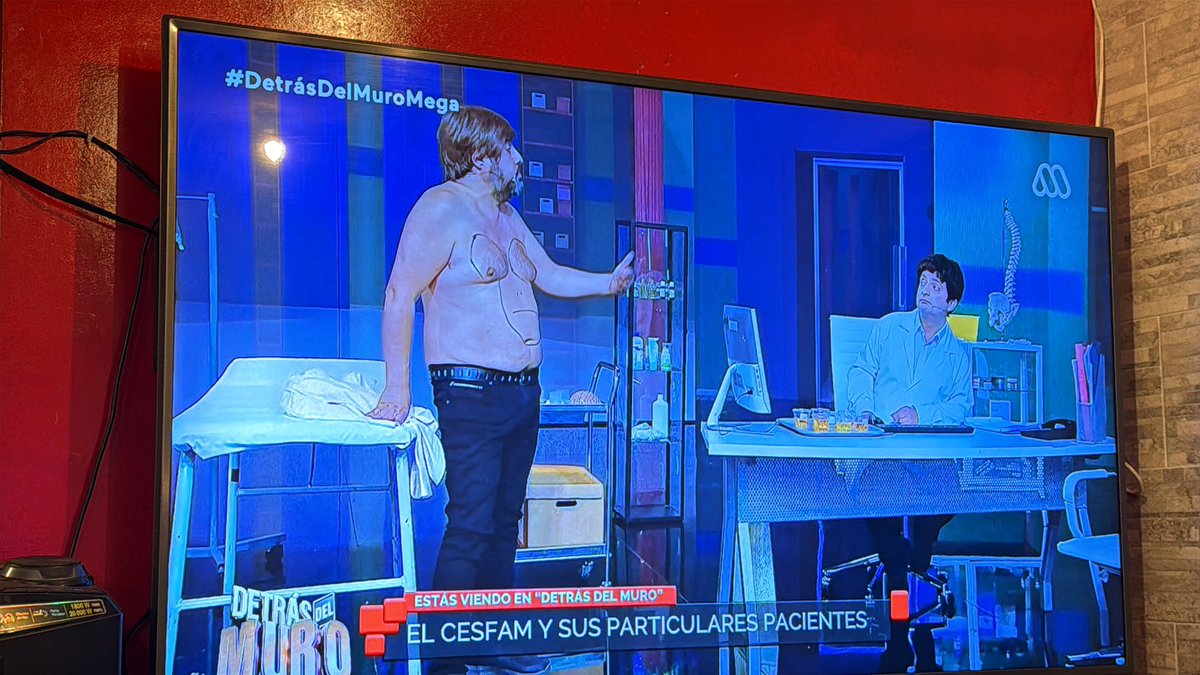 DJPASTA_'s tweet photo. Una corneta dibujada en el torso y eso es todo, asi de simple es , no es tan dificil #clubdelacomedia , #detrasdelmuromega en 1 millon https://t.co/tQFgBuook8