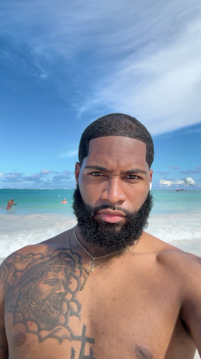 iamflashydae's tweet photo. quick getaway 🇩🇴 https://t.co/f6ge8omCt0