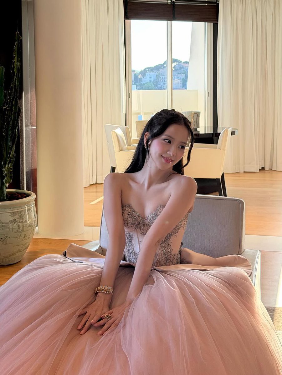 JISOO CHARTS tweet media