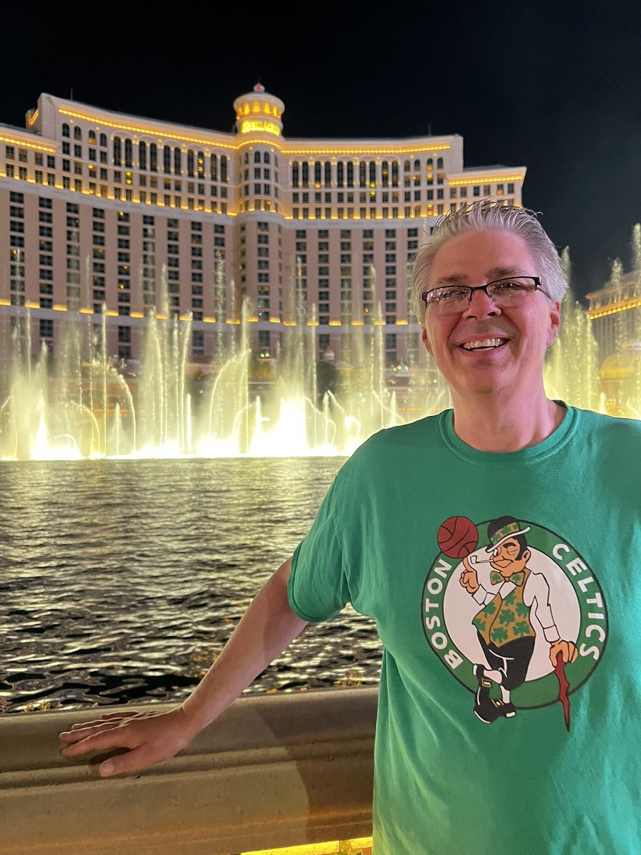 TanzaBr's tweet photo. Vegas Baby! https://t.co/edcqcu96eU