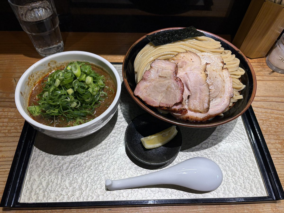 ひら井 麻辣 やっぱりひら井の麻辣最高じゃーん！！！！！！！！！！！！！

今年も来ましたね。ひら井の麻辣の季節が。爽やかな風が青葉若葉の香りを運んでくる新緑の季節です！こんな日はちょっと遠出をして、ひら井で爽やかな汗を、かこう！！！！！！