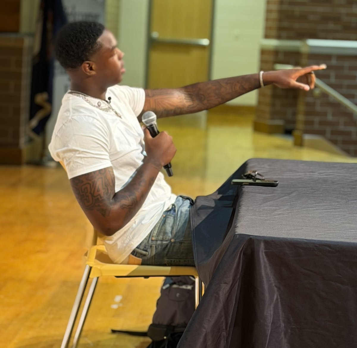 JuniorQB1's tweet image. This for all the kids in the city, You can catch your dream! #GreatDay