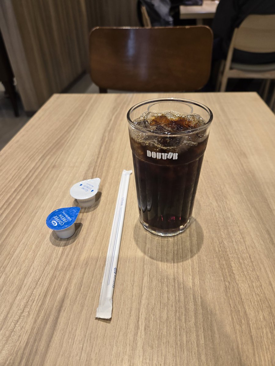 買い出しに来た😐️ 早く帰ろう😐️ 買い出しに来た😐️ 早く帰ろう😐️
