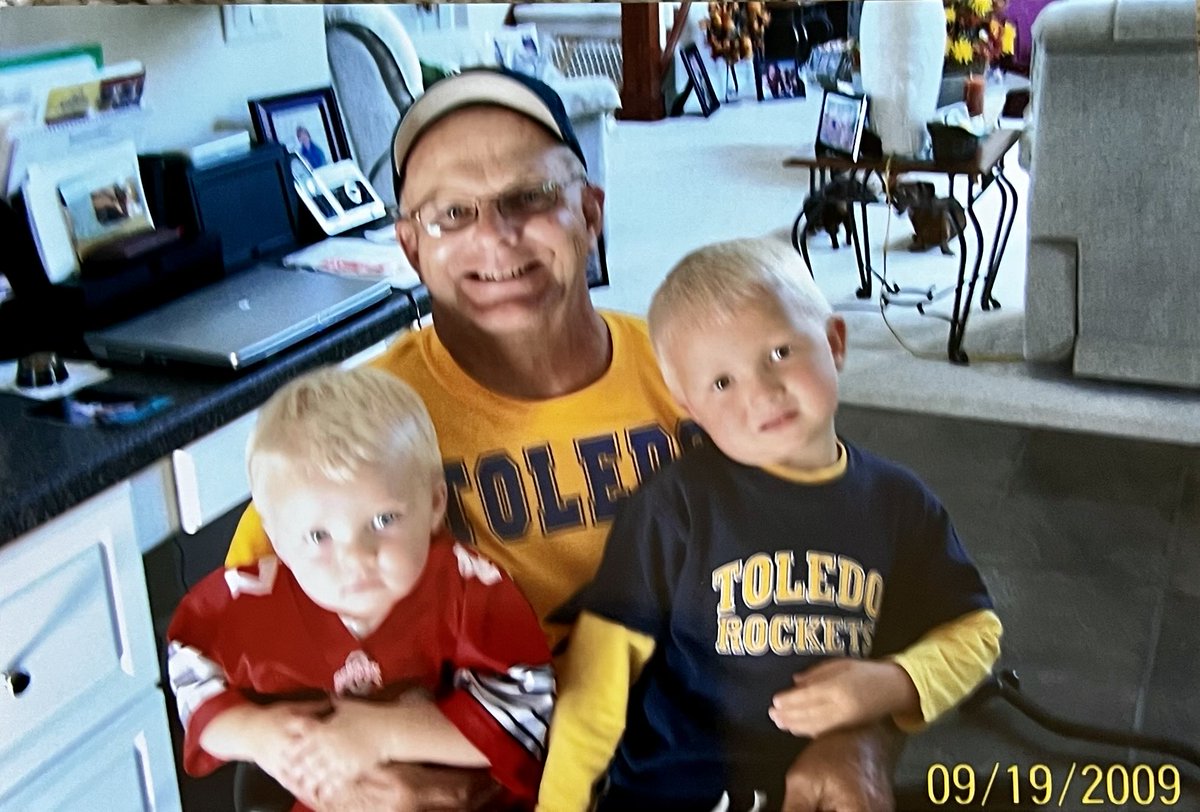 AustinSas12's tweet photo. What a special way to celebrate my late grandpas birthday this week with 2 home runs and 5 rbis in his honor🎖️
Love and miss you papa❤️
@HCSTigers https://t.co/LEUTlHhwIZ