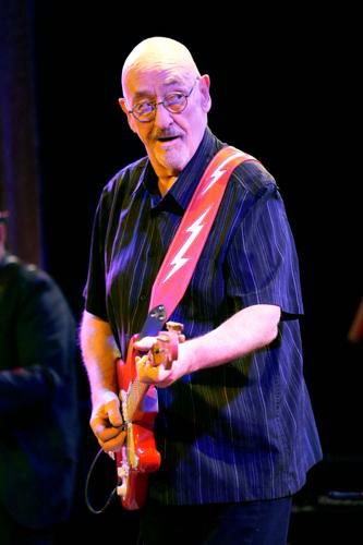 _AwesomeAlbums's tweet photo. Awesome Albums is saddened by the recent passing of Dave Mason. English singer-songwriter and guitarist, who was a founding member ofTraffic. He also had a successful solo career known for the hit songs “Only You Know and I Know” and “We Just Disagree”. He was 79 years old. https://t.co/gSHIQRBmuR