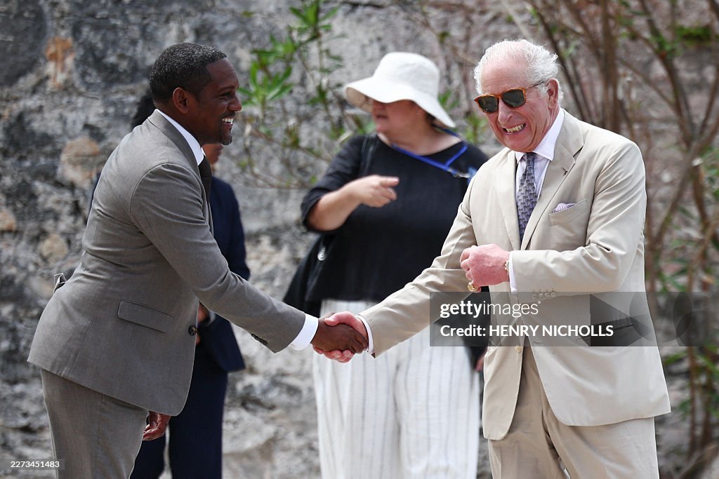 RobinLKing3rd's tweet image. #ST. #GEORGE'S, #BERMUDA - MAY 1: #King #Charles #III arrives for a visit to  the #City #Hall and Arts Centre on May 1, 2026 in St. George's, #Bermuda. is in Bermuda for his first visit to a British Overseas Territory as Sovereign. Big Crowds @ShakeLS  was wrong
