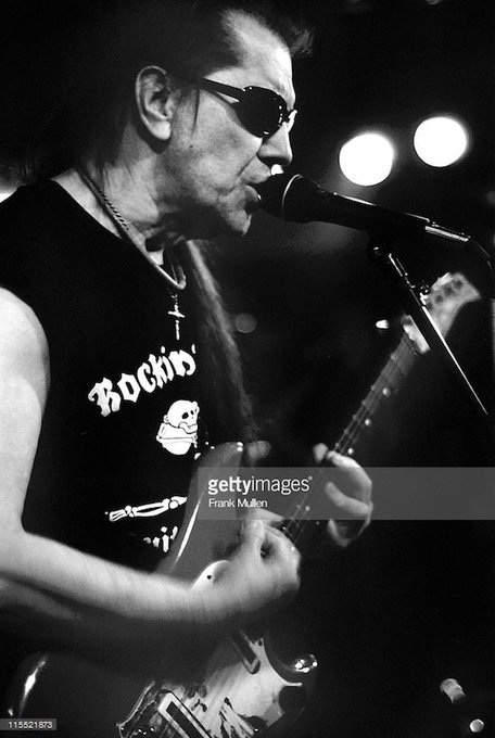 PiedPiperHouse's tweet photo. Happy Heavenly Birthday to Makoto Ayukawa and Link Wray! 💐
5月2日は、鮎川誠さん(1948年)と彼のギター・ヒーロー🎸リンク・レイ(1929年)の誕生日！
#MakotoAyukawa #LinkWray #April2 https://t.co/e9X2WfZ2WG