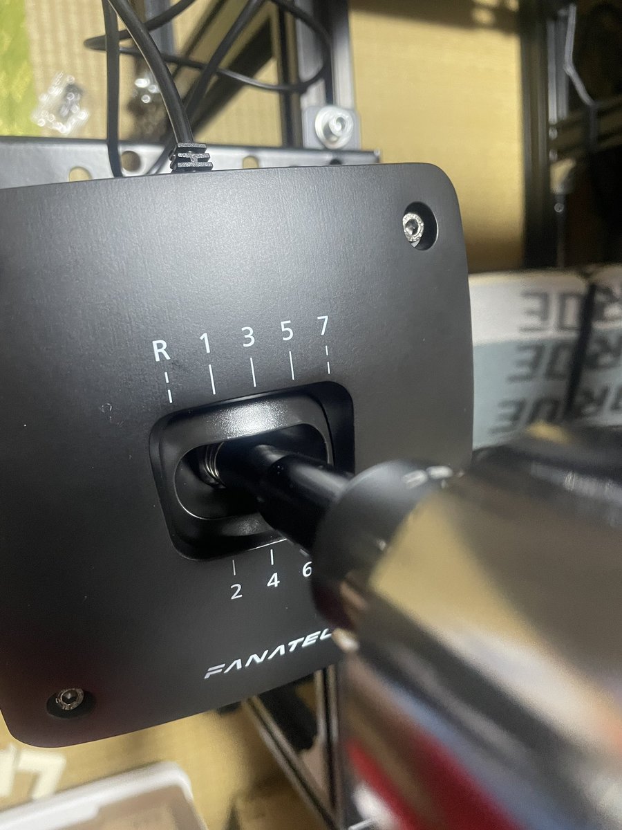 PUltra27's tweet photo. 新品で今届いて、設定画面で
なんでニュートラなのに５速なんだよ
使えない。いらない。

Fanatec

DD Pro クラッチペダル
hub v2にしたけど

初めて買ってみた感想
全部で30万近くでこんなもんなの？

高いのは別に良いんだけど
値段とクオリティーがあってないんだが https://t.co/Msd70KK2Kx