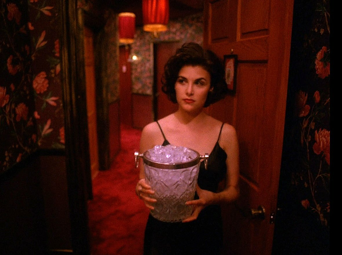 choppingwoodpod's tweet photo. Twin Peaks after dark https://t.co/a9SzcESkhu