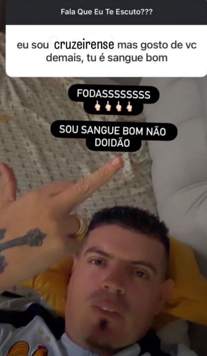 fuckgusz's tweet photo. por aqui já estamos no clima de clássico https://t.co/wyWpWtxt7q