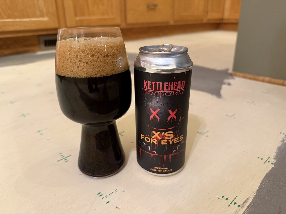 pejacoby's tweet image. Construction dust or seasonal allergies, lately life has been hell on my eyes

@kettleheadbrew - a match with X’s For Eyes

Smells of maple &amp;amp; coconut, body is murky at best, thin mouthfeel &amp;amp; muddy sweet maple &amp;amp; chocolate &amp;amp; a curious sour finish

#itsAlwaysStoutSeason #stout