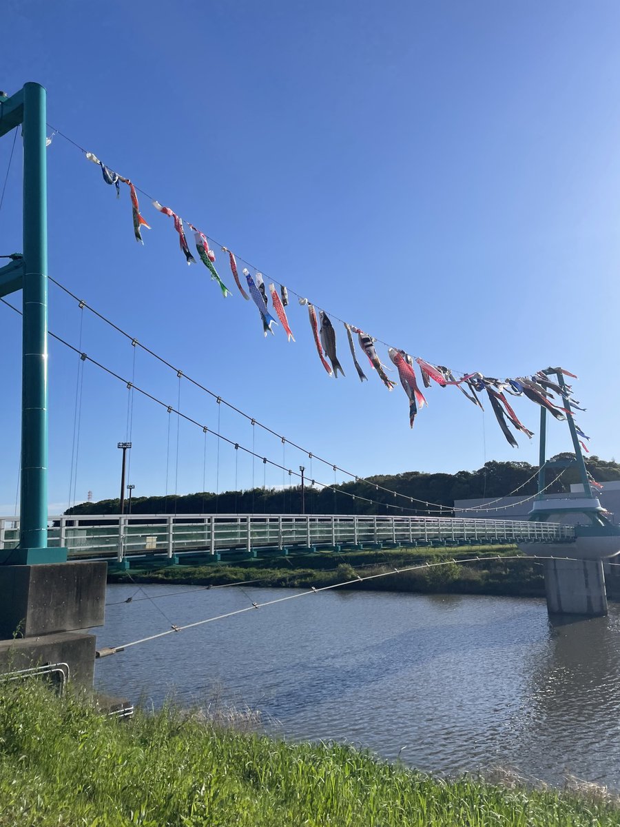 zizou_42's tweet image. GW初日にハーフの距離をランニングして追い込んだ。晴れてたから絶好のランニング日和かと思いきや、外に出たらずっと向かい風と横風でかなりキツかった…。風が無きゃ最高だったんだけど…。
鯉のぼりでテンション上がりましたw
#NRC #JustDoIt  #ランニング