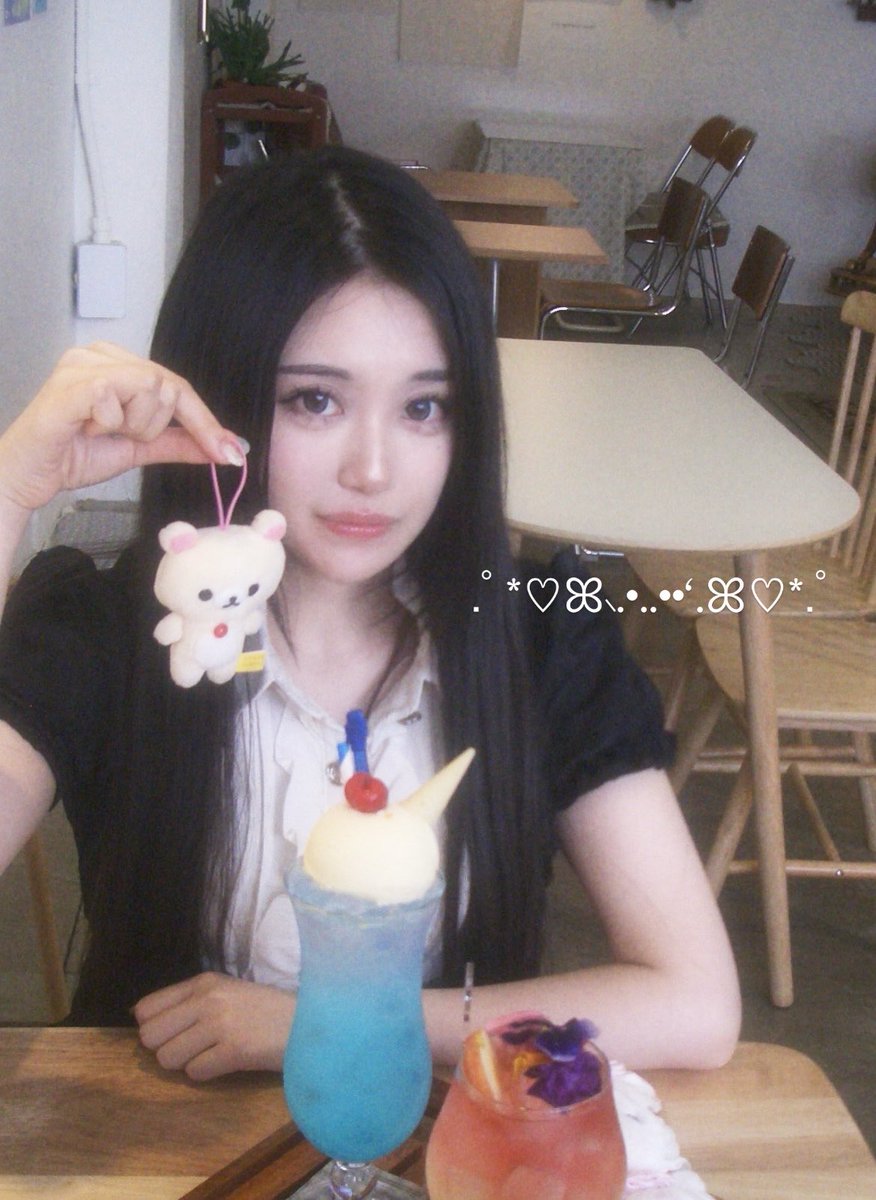 belle_486's tweet photo. 너랑 보낼 여름이 너무 기대돼.ᐟ https://t.co/E9FZROUuZ9