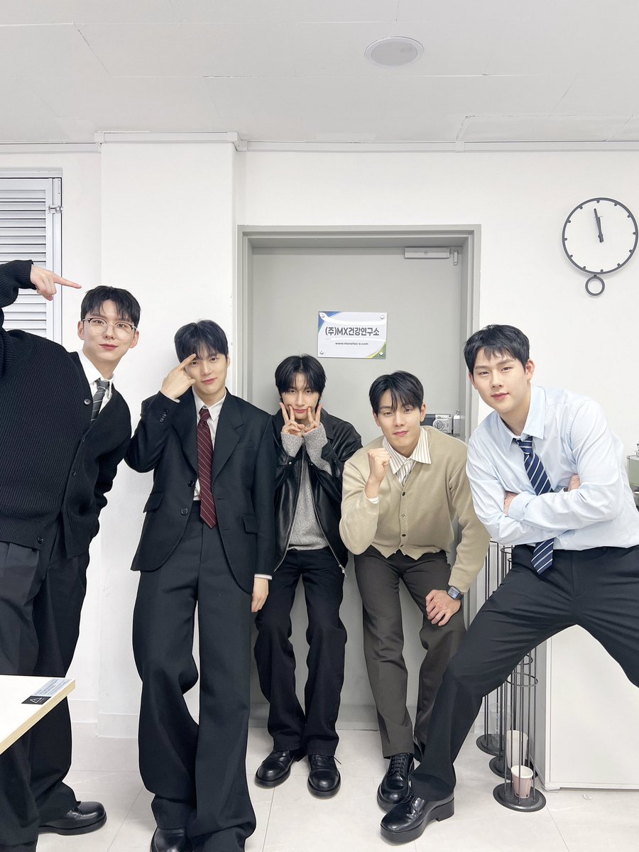n년 전 오늘의 아이엠 tweet media