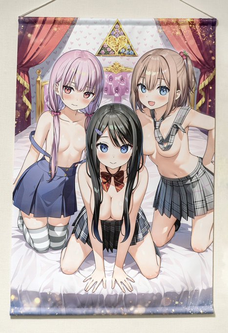 BOOTHで、GWグッズの受注してます
3人ハーレムタペストリーの輝きを大きく感じて欲しいです。
晴雨兼用の折りたたみ傘もね!
https://t.co/gGnUtVFiCD 