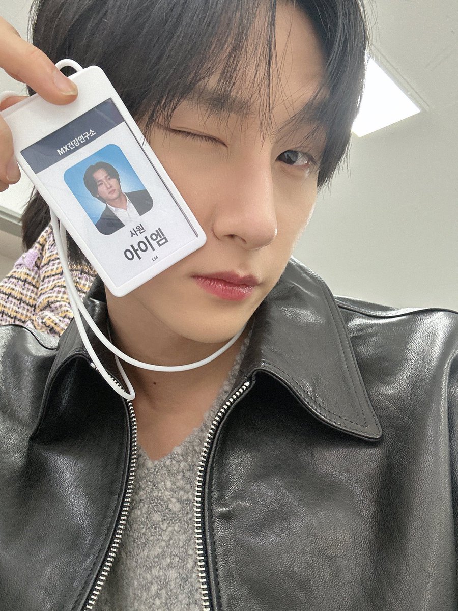 n년 전 오늘의 아이엠 tweet media
