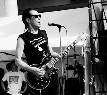 PiedPiperHouse's tweet photo. Happy Heavenly Birthday to Makoto Ayukawa and Link Wray! 💐
5月2日は、鮎川誠さん(1948年)と彼のギター・ヒーロー🎸リンク・レイ(1929年)の誕生日！
#MakotoAyukawa #LinkWray #April2 https://t.co/e9X2WfZ2WG