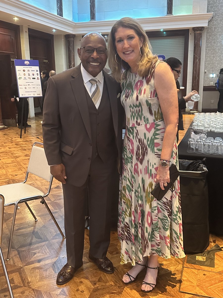 debbieantonelli's tweet photo. A full day for me with two events and nothing made my day more complete than seeing my old boss & friend, only 2 time #HeismanTrophy winner #archiegriffin
I worked for Archie 4 yrs in my job as Director of Marketing at The Ohio State
Most humble superstar ever been around! https://t.co/mUUyHUo9PI