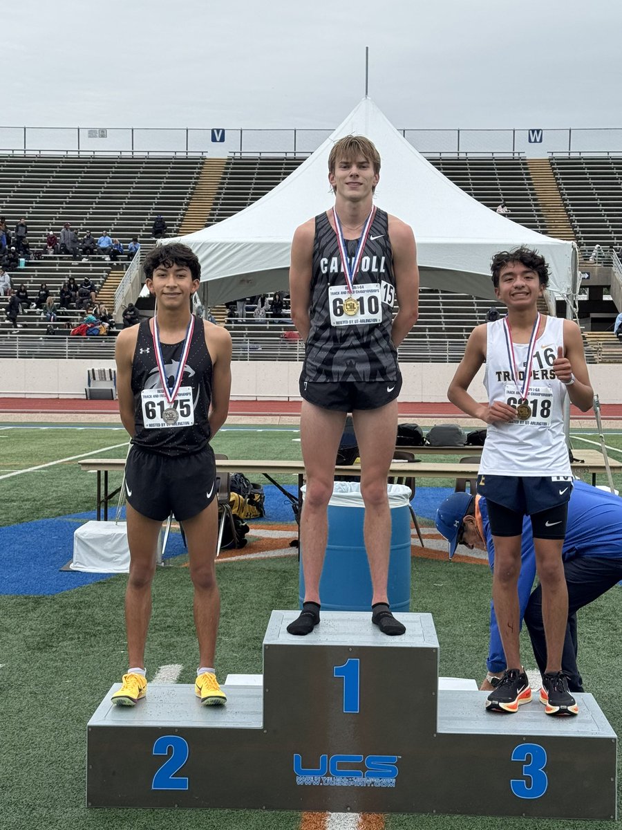 track_dragon's tweet photo. Adding to the legacy!!! Congrats to Caden Leonard on qualifying to the state track meet for the 4th consecutive year and breaking the school record in the 3200 with a time of 8:45.14. 
#legend #betough
@CarrollCXC https://t.co/Gz1qHDFJ8A