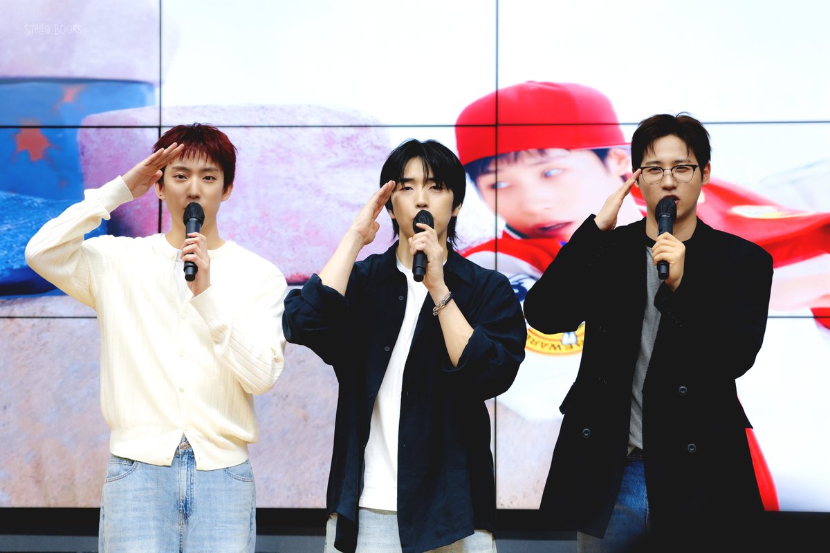 별책방 tweet media